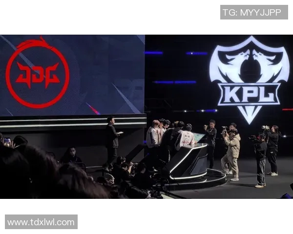 DOTA2赛场上JDG团队整体压制表现分析与得失总结